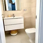 3 Bdrm Brand New Close To Golf And * 에스테포나