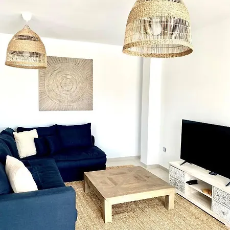 3 Bdrm Brand New Close To Golf And *