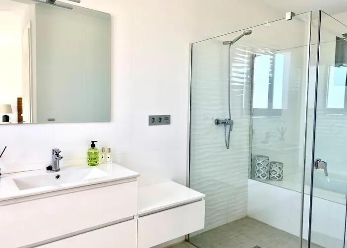 3 Bdrm Brand New Close To Golf And