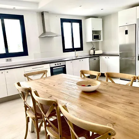 Apartment 3 Bdrm Brand New Close To Golf And