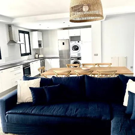 Apartment 3 Bdrm Brand New Close To Golf And