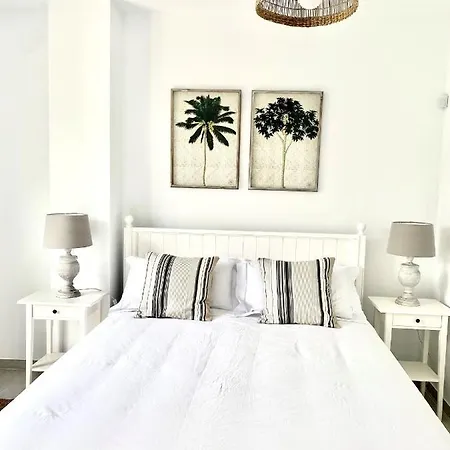 Apartment 3 Bdrm Brand New Close To Golf And Estepona