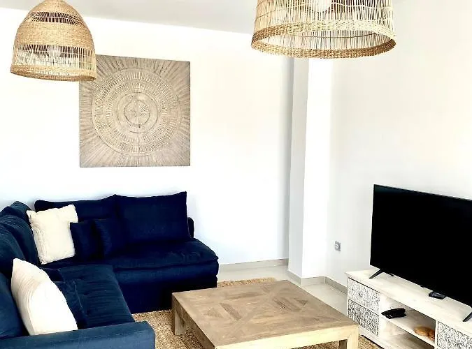 3 Bdrm Brand New Close To Golf And *