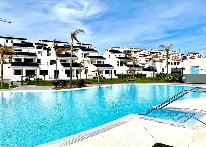 3 Bdrm Brand New Close To Golf And *