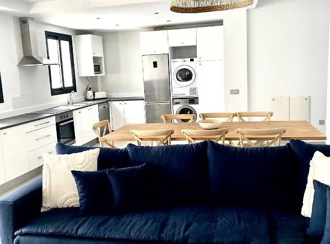 Apartment 3 Bdrm Brand New Close To Golf And