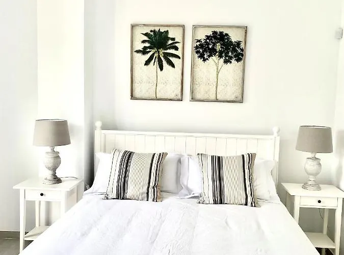 Apartament 3 Bdrm Brand New Close To Golf And Estepona