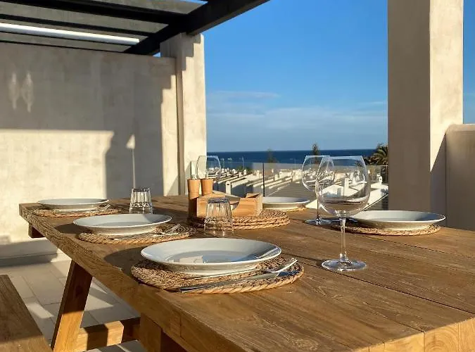 Apartment 3 Bdrm Brand New Close To Golf And