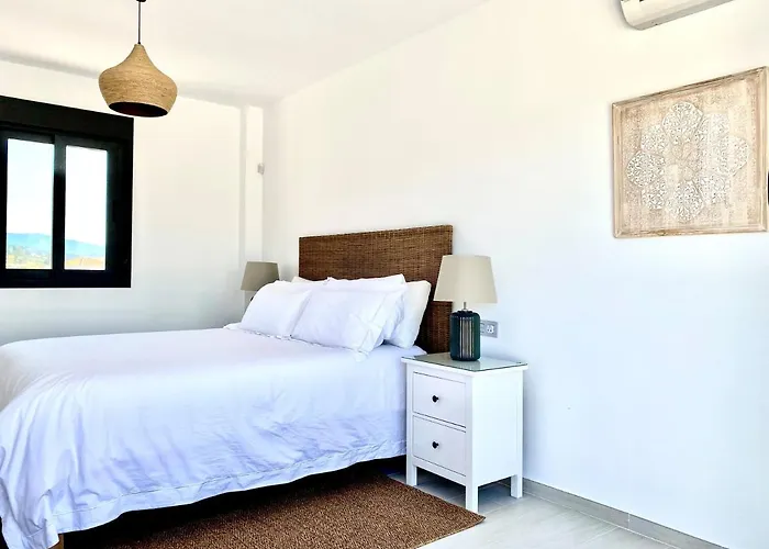 Apartment 3 Bdrm Brand New Close To Golf And